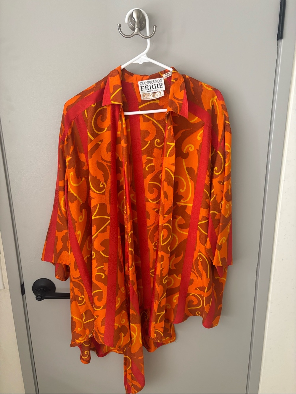 Vintage Gianfranco Ferre Pure Silk Blouse Made in Italy Orange Red Print - Picture 3 of 7